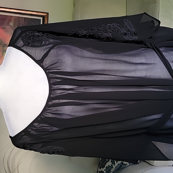 Aeuadani  Top/Blouse - Picture 5 of 8